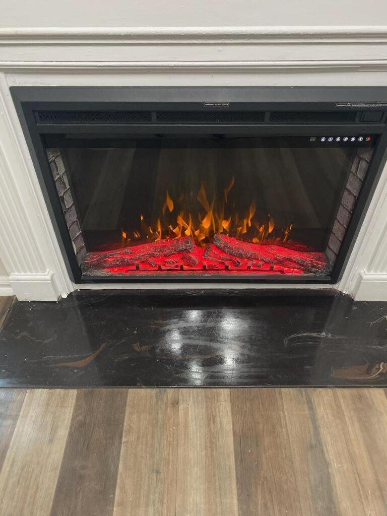Plush Two Bedroom Retreat. A Home Away From Home! Riverdale Bagian luar foto